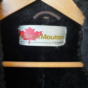 Women’s shirking coat